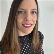 Profesora de Matemáticas imparte clase a todos los niveles, tanto en castellano como en inglés